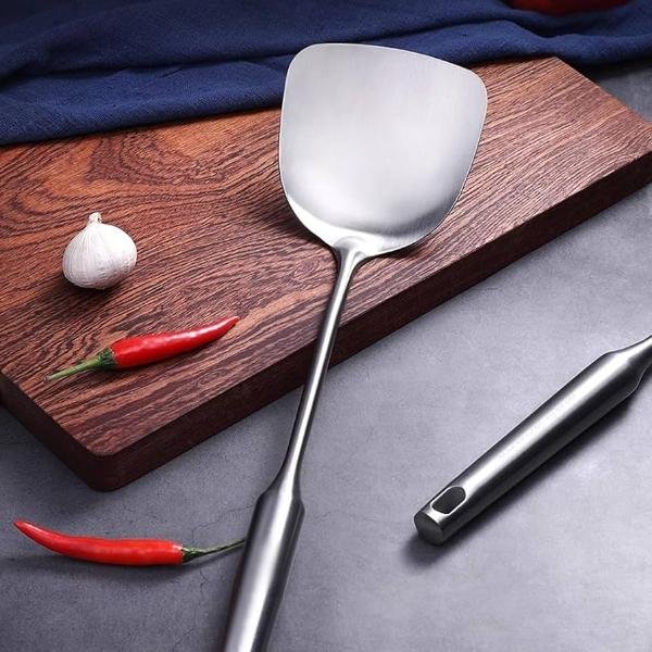 Qiao Chushi-011 Stainless Steel Hollow-Handle Satin-Finish Spatula