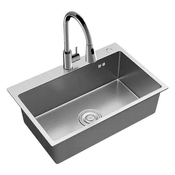 vegetable washing sink in the middle of the pool