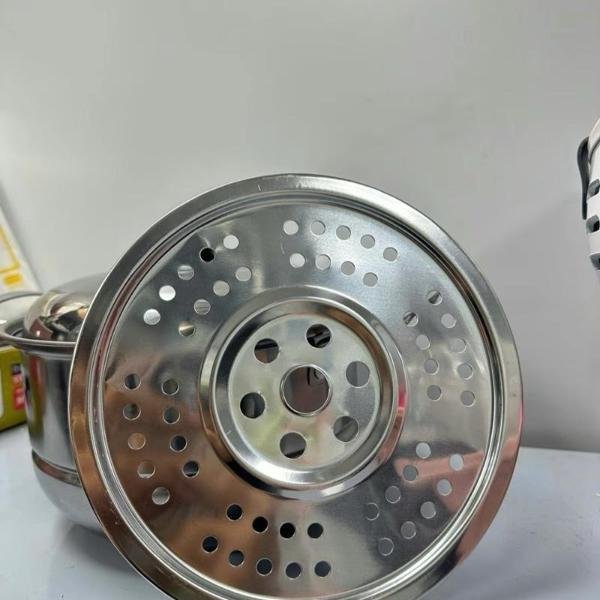 Machine-made stainless steel steaming tray
